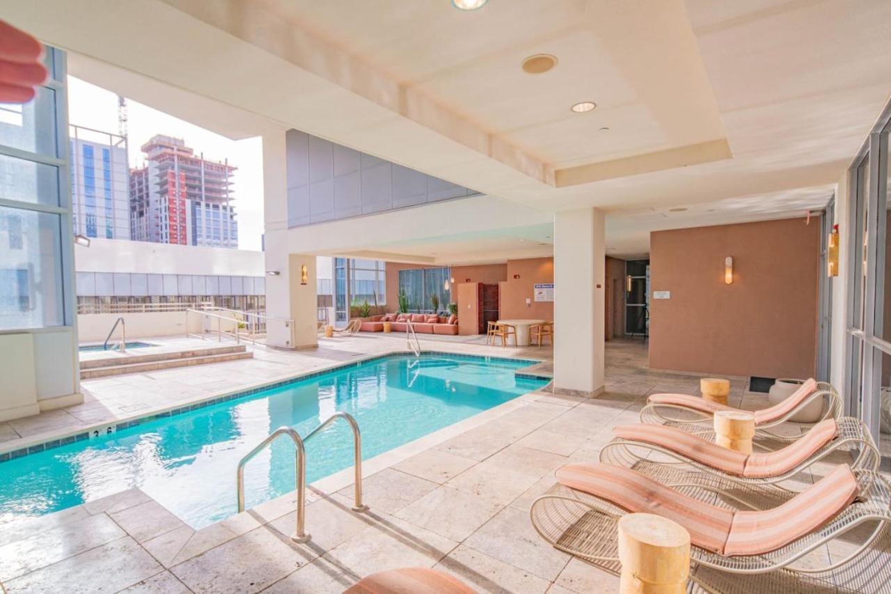 Cozy Retreat Dt Highrise, Parking, Pool, Gym, W-D, Golf Apartment Phoenix Exterior photo